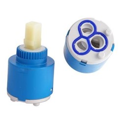 Mixer cartridge for solar shower