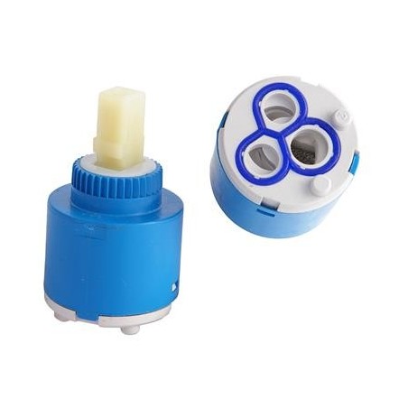 Mixer cartridge for solar shower